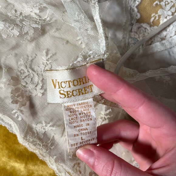 Vintage Victoria’s Secret 90s White Lace Chiffon Lingerie Cami Top Large - Picture 9 of 11